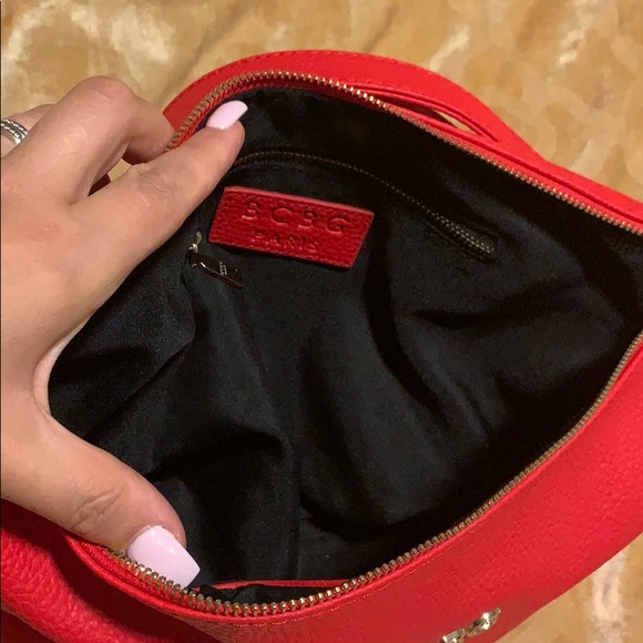 BCBG Paris Red/Gold Leather Cross Body Bag - Picture 3 of 4